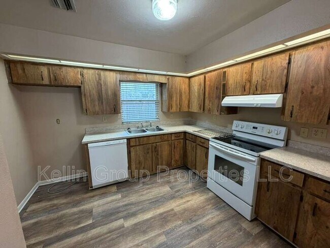 Foto del edificio - 2366 Lake Dr NW