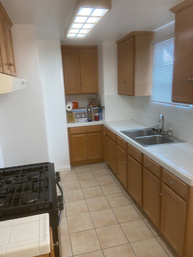 Kit - 14642 Kittridge St