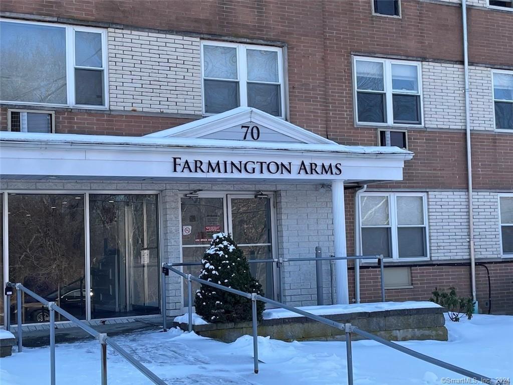 Primary Photo - 70 Farmington Ave
