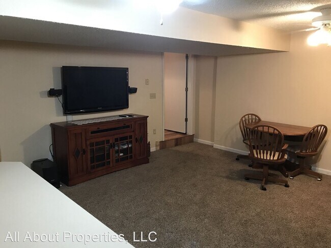 Foto del edificio - 2 br, 1 bath House - 2320 43rd Avenue Cour...