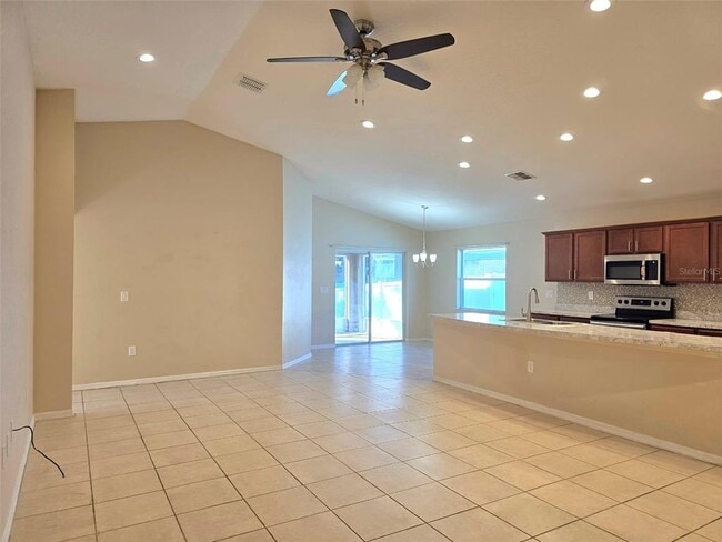 Building Photo - 1022 Rivershore Ave