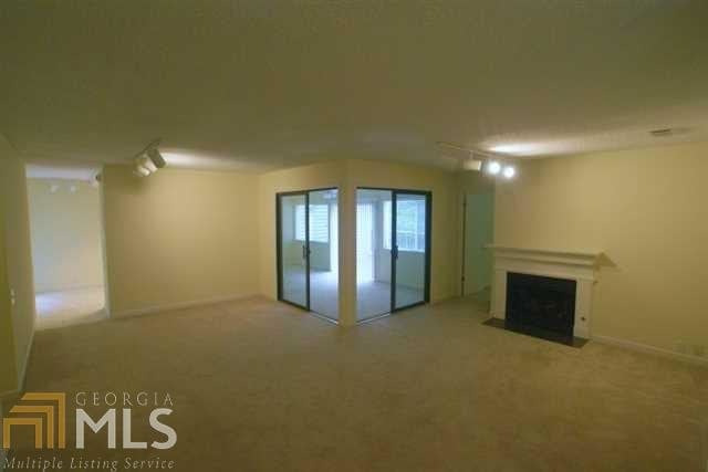 Building Photo - 14 Dunwoody Springs Dr