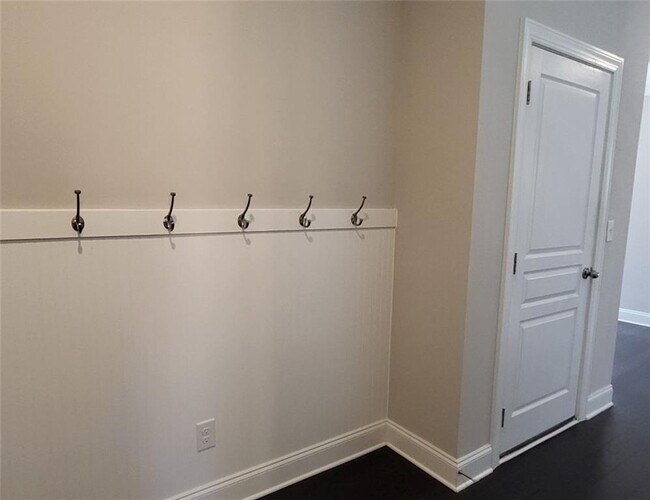 Building Photo - 4780 Westoak Ct