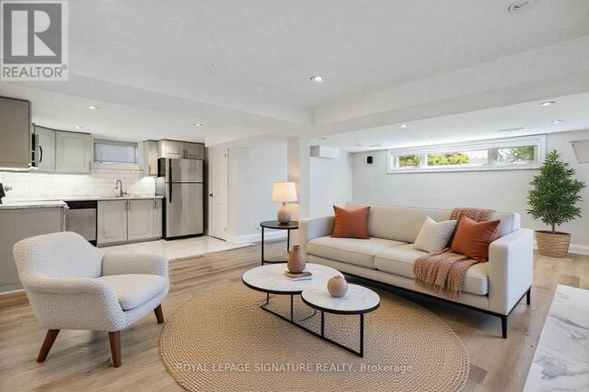 Building Photo - 78 Sloane Ave