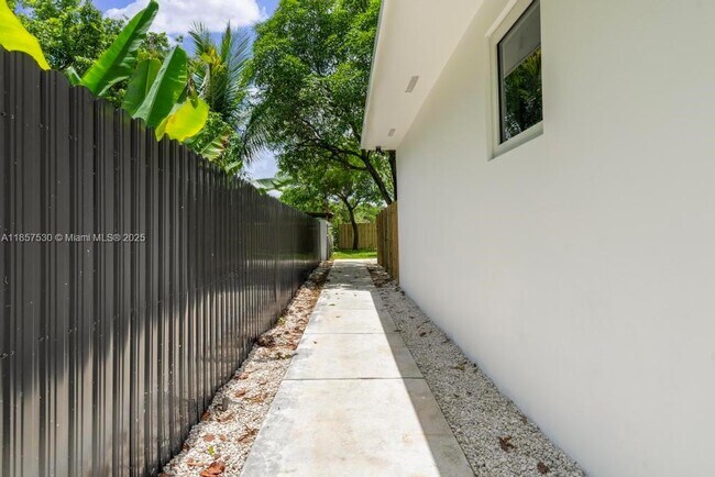 Building Photo - 1116 NW 51st Terrace