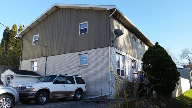 Foto del edificio - 252 Gompers Ave