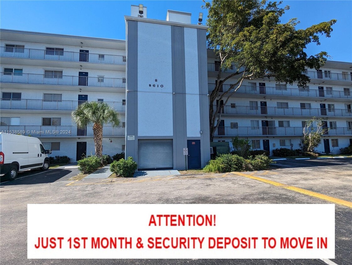 Foto principal - 8610 N Sherman Cir