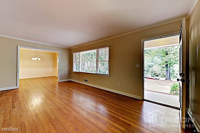 Foto del edificio - 876 Allgood Rd