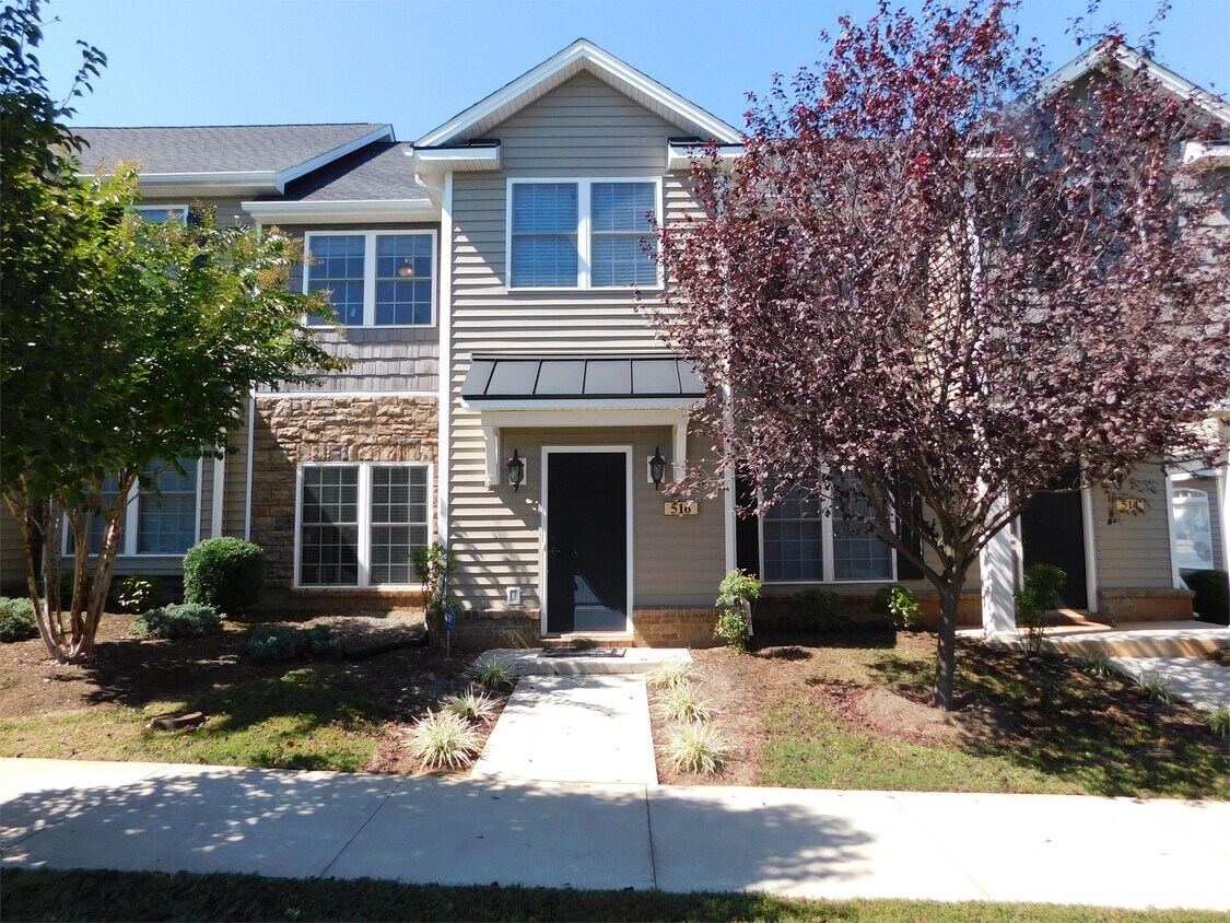 Primary Photo - 516 Capstone Dr