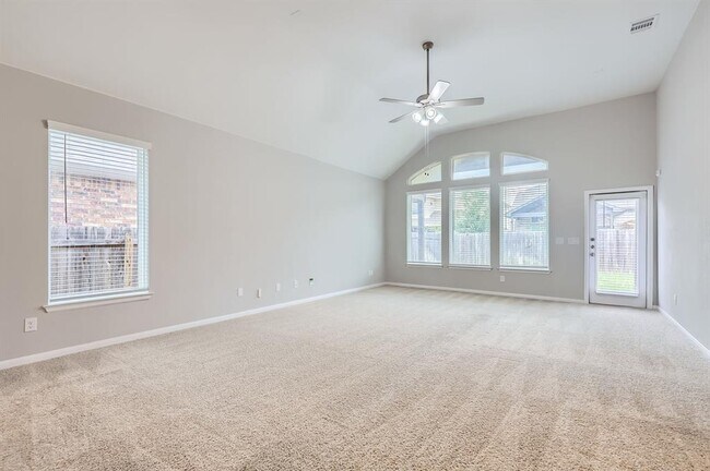Building Photo - 251 Clear Frk Lp