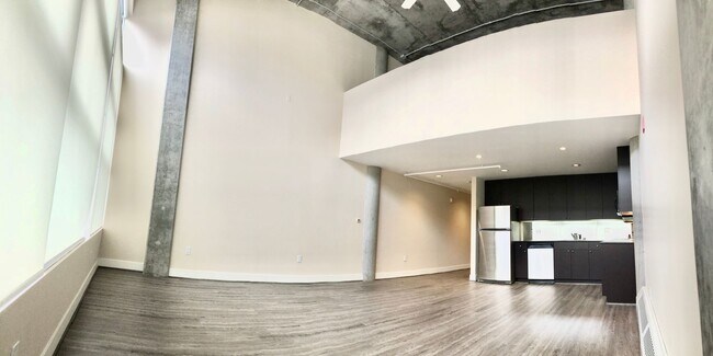 Foto del edificio - Jack London Square Loft – Newly Renovated, High Ceilings, Prime Location!