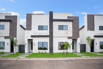 Building Photo - 8218 Casa Verde Rd