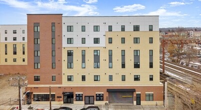 Building Photo - SUMMIT Orange Crossing