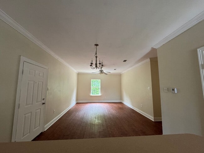 Building Photo - 3 Bedroom / 2 Bath for Lease in Denham Spr...