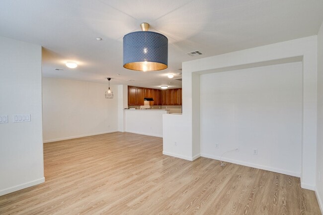 Building Photo - Charming 3-Bedroom Townhome in 89044 with Gated Porch, Walk-In Pantry & Spacious Primary Suite