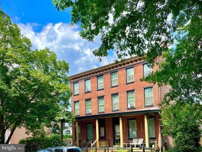 Building Photo - 115 S Walnut St