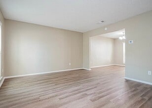 Building Photo - 3922 Willow Run Dr