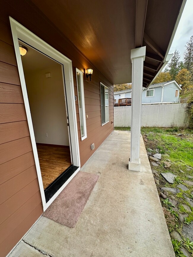 Foto del edificio - 297 Sowell Dr