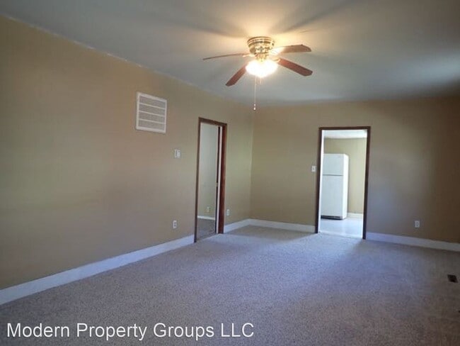 Building Photo - 2 br, 1 bath House - 414 Morehead St.