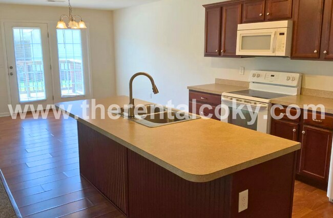 Building Photo - 579 Regency