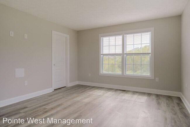 Building Photo - 3 br, 2.5 bath House - 300 Amber Circle