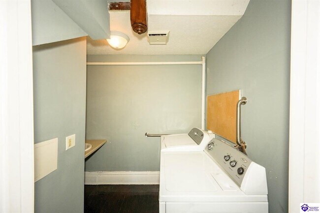 Foto del edificio - 208 N Mulberry St