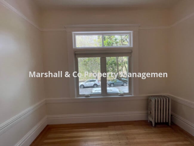 Building Photo - NEW LISTING! BEAUTIFUL REMODELED STUDIO ON...