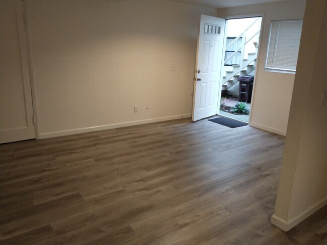 Building Photo - 3434 Adell Ct