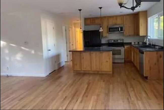 Foto del edificio - MOVE IN INCENTIVE  5 Bed 2.5 Bath Single F...