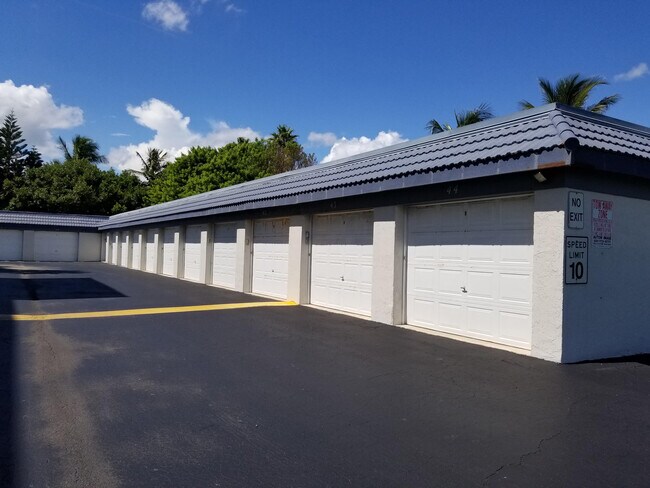 Building Photo - 2150 N Hwy A1A
