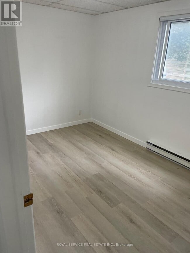 Building Photo - 118 Perry St