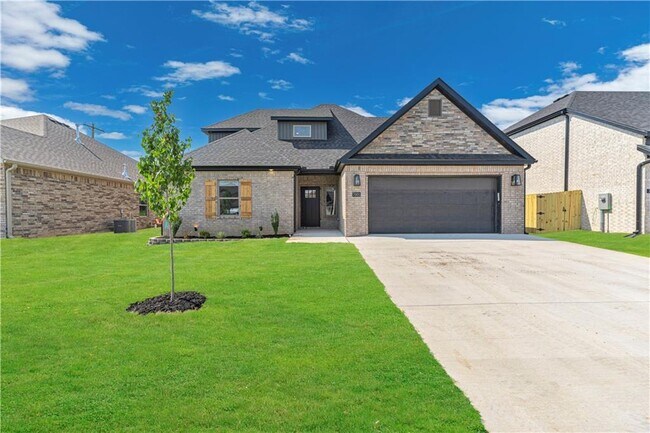 Building Photo - 7001 SW Basswood Ave