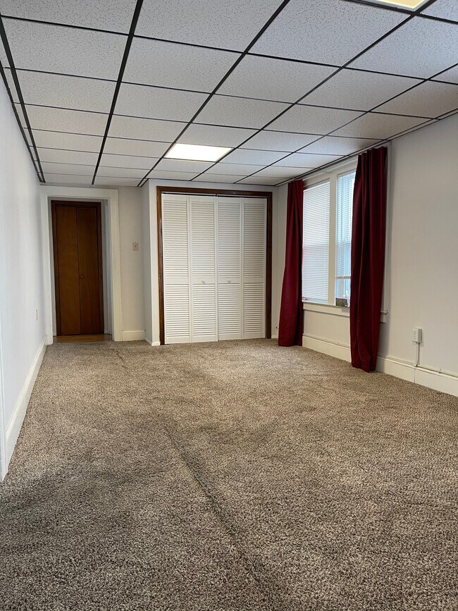 Foto del edificio - 3300 E Main St