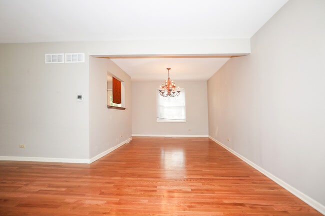 Building Photo - 1329 Stonegate Rd