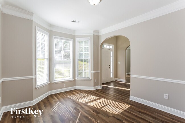 Building Photo - 4885 Montcalm Dr SW