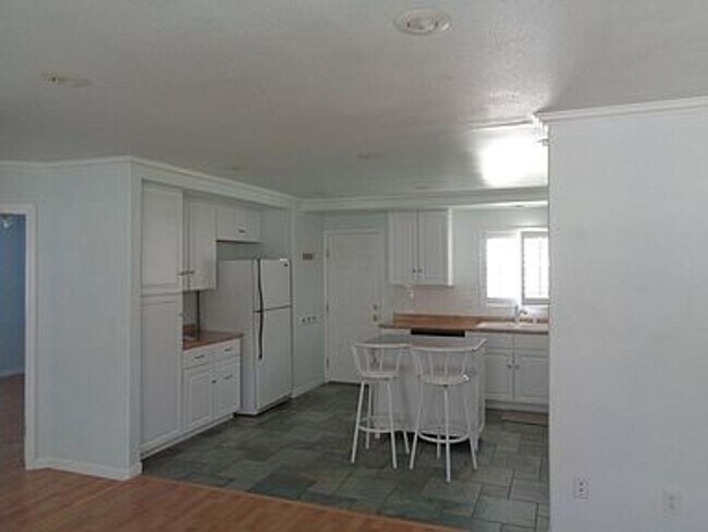 Foto del edificio - 1131 Knollwood Dr