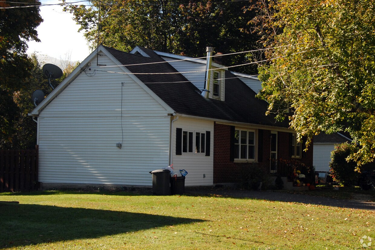 2922 White Birch Ln, Bloomsburg, PA 17815 Apartments in Bloomsburg