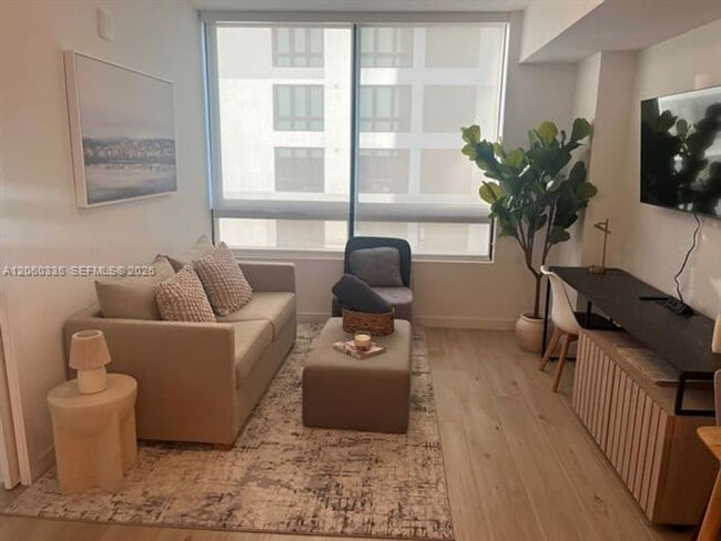 Photo - 225 N Miami Ave cu-1810 Apartment