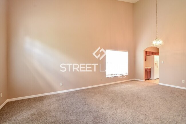 Building Photo - Charming 4 Bedroom in Apopka!
