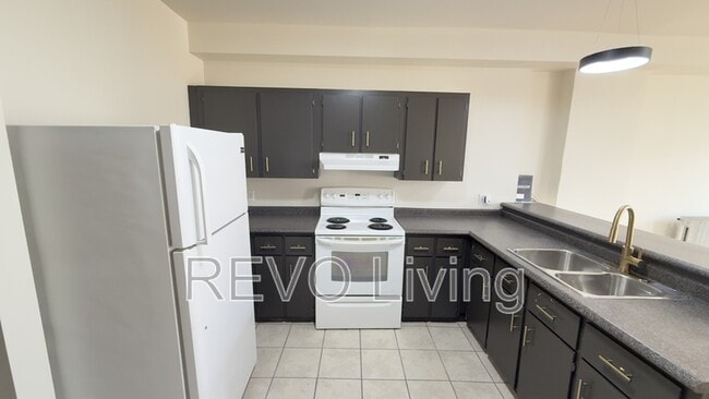 Building Photo - 73 St Paul St