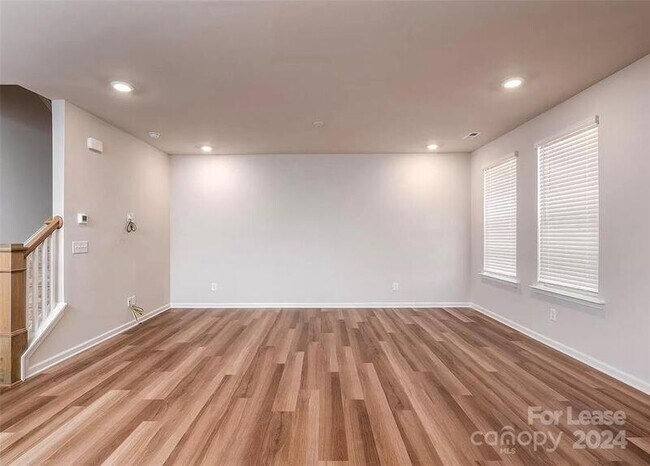 Foto del edificio - 2111 Stevens Mill Rd