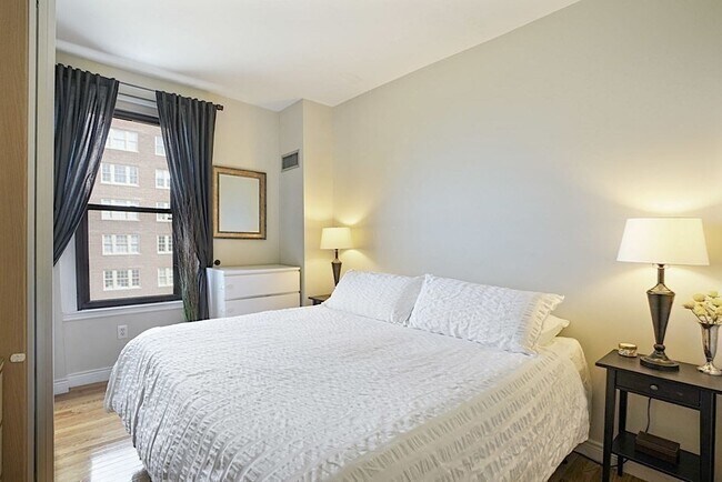 Foto del edificio - 10 Charlesgate E