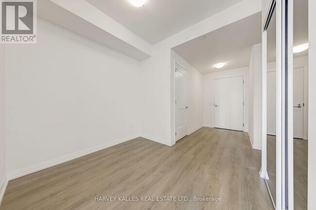 Building Photo - 50-3150 Dunfield Ave