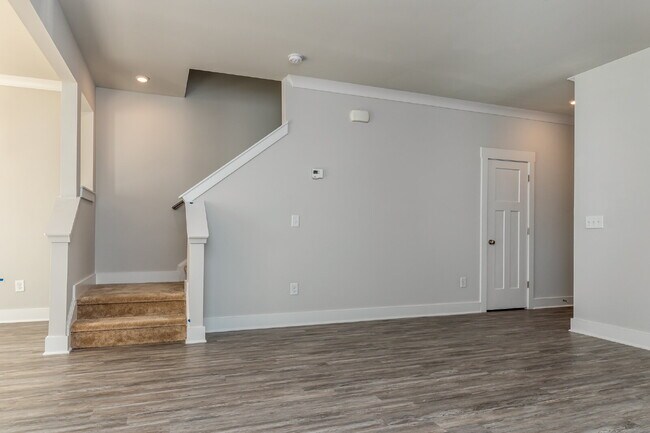Foto del edificio - Elegant 3 Bedroom 2.5 Bathroom Townhome Near Downtown Greenville $1,850/mo rent