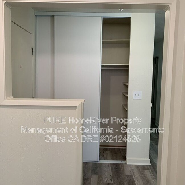 Foto del edificio - 5320 Andrea Blvd
