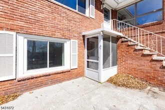 Building Photo - 154 Ames St