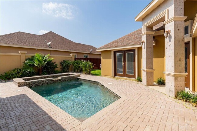 Foto del edificio - 23 Heron Ct