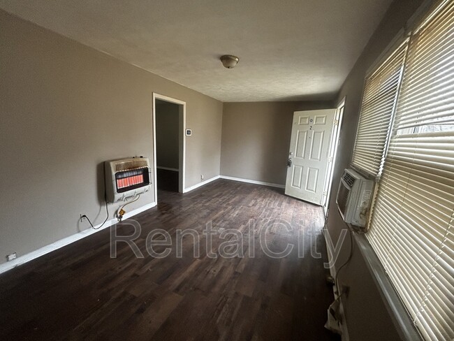 Foto del edificio - 916 N Monroe Ave