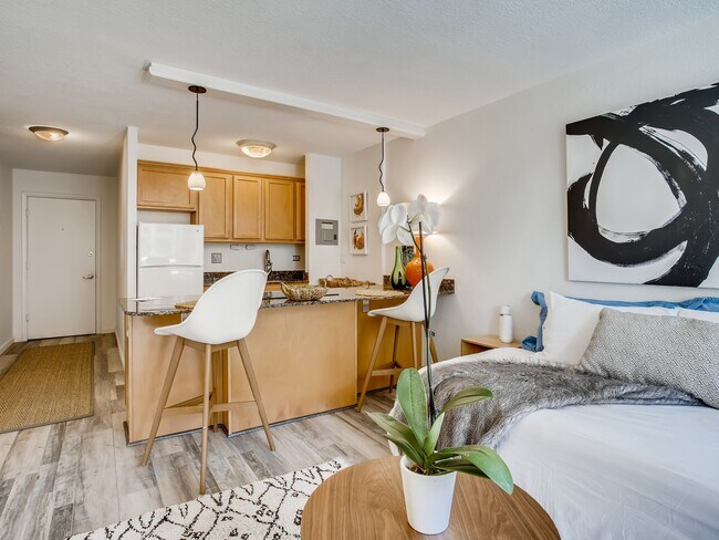 Foto del edificio - 909 N Logan St