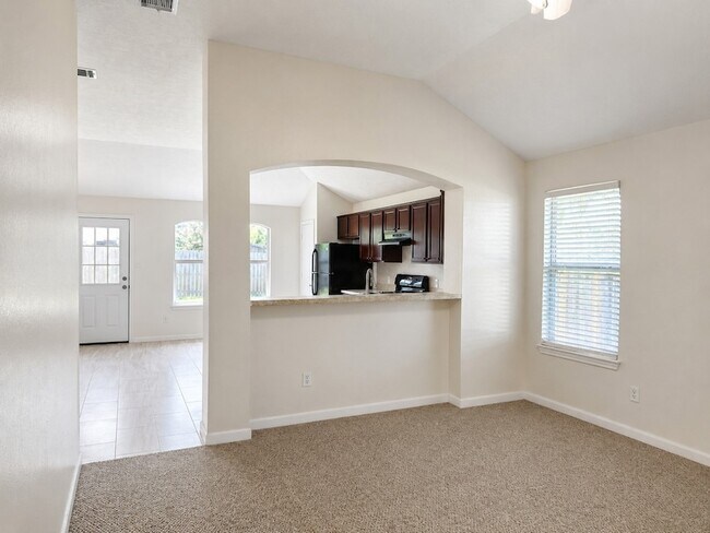 Building Photo - 1711 Dixon Ln